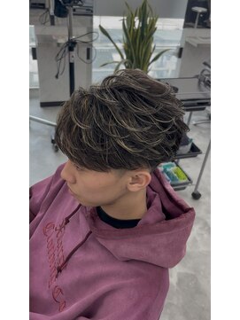 オム ブランシェ(HOMME BLANCHE’) 【Ryo】フェザーパーマ×ハイライト