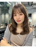 ミディアムたっぷりレイヤー　ナチュラルアッシュブラウン