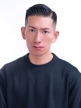 アンスリウム 箕面萱野(Anthurium) メンズカット/フェード/7:3分け/スキンフェード