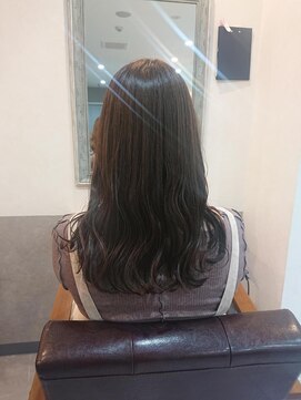 ネリネ きてみてまつど通り店(Nerine) 巻き髪ロング