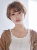 マッシュショート ベージュ ショートパーマ オフィスヘア カール