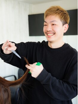 スタイリスト歴10年以上のベテランスタッフ在籍。マンツーマン施術とくつろぎの空間で贅沢なsalon timeを