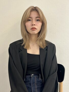 ヴィオットバイサロン(Viot by Salon) フェイスレイヤーミディハイトーンベージュ