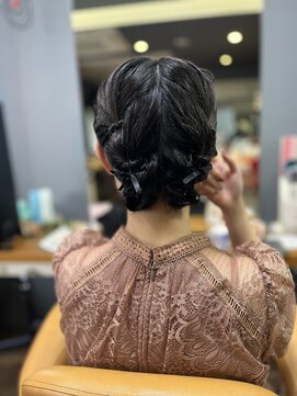 リッツファミリーズ ニコ本原店(RIT FAMILY Z) ツイン編み下ろしアレンジ