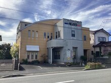 ヘアーサロンもりかわの雰囲気（駐車場4台完備◎交通量が少ない通りなので安心して駐車できます）
