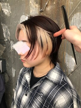 トーキョー オタクヘアー(TOKYO OTAKU HAIR) アイナナ ZOOL 棗巳波 インナーカラー ハンサムカット