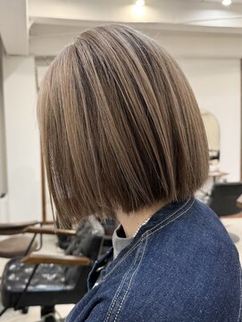 ルイ(ROUIS produced by LUCK 津田沼) ROUIS  津田沼 アンブレラカラー 白髪ぼかしカラー