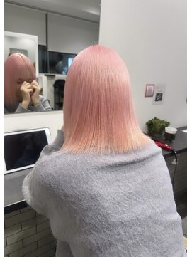 カラ ヘアーサロン(Kala Hair Salon) ホワイトピンク