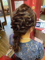 ジュリアンマーラ(Julien Mara) 編み込み/ゆるふわ/アップアレンジ/お呼ばれヘア/結婚式ヘア