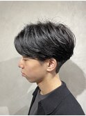 メンズセンターパートニュアンスパーマ毛流れメンズパーマ刈上げ