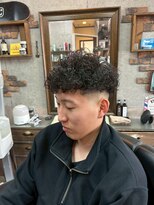 アールズ ヘア(R's hair)&nbsp;MEN’S HAIR/サーフカール/刈り上げセンターパート/印西