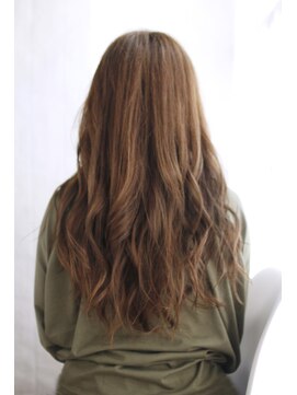 シュシュット(chouchoute) 吉祥寺斜めバングフェザーロングボルドークラシカルワンレン/111