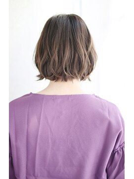 トランクイルグラフ(TRAN9UIL graph) 20代30代40代　コクのある大人モードボブ【草津】