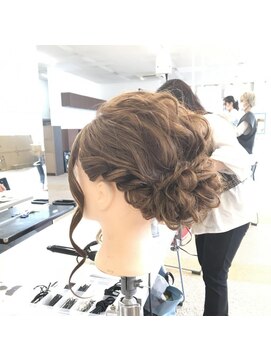 ヘア ルミナス バイ フォルテ(HAIR LUMINAS by FORTE) ゆるふわシニオン!