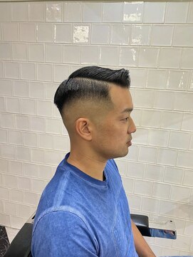 メリケンバーバーショップ フクオカ(MERICAN BARBERSHOP FUK) ツーブロックツイストパーマビジネスかき上げフェードS3