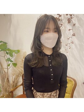 マウロア(MAULOA) "ミディアムウルフ×オリーブカラー"ayumi