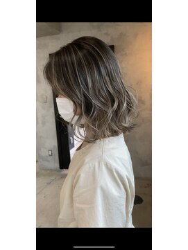 アポロ 横浜駅店(apollo) ハイライトバレイヤージュダブルカラーミルクティーベージュ