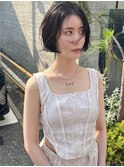黒髪ボブパーマうぶ毛バング