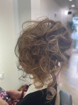 ビィーワンイースト(Be 1 EAST) アップセット