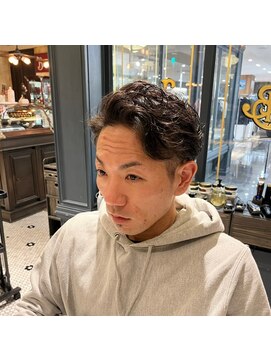 ルドローブラント 有楽町店(Ludlow Blunt) 【LUDLOW BLUNT】メンズパーマ セクシー 色気 バーバーヘア
