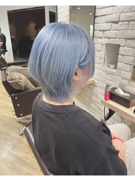 エヌプラスリタ 近鉄八尾(N+lita) 色落ちシルバーになるカラー ペールブルーカラー ショートボブ