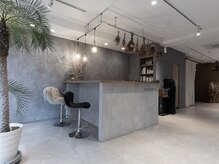 マナワ(manawa)の雰囲気（広々とした店内で髪だけでなく気持ちも整う時間をご提供致します）