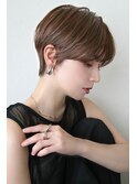 大人可愛いワイドバングシンプルショート