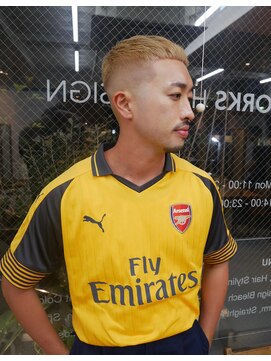 ワークス ヘアデザイン(WORKS HAIR DESIGN) ハイトーンカラースキンフェードクロップスタイル