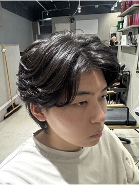 ギルド(Guild) 毛流れセンターパートミディアム