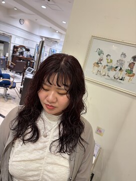 シュープ プラス 尾張一宮駅前ビル アスティ一宮店(SHOOP plus) 強めなニュアンスパーマ×ボルドーカラー
