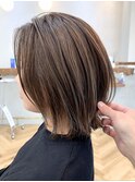 ミディアムレイヤーくびれボブ白髪ぼかし肩まで/メイキー本厚木