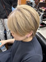 サラ HAIR&MAKE SALA 相模大塚店&nbsp;ショートヘア　ブロンドヘア