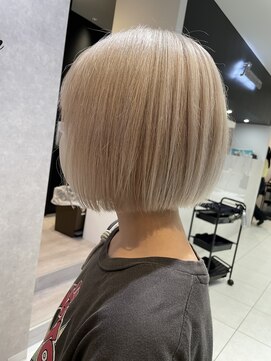 フラミューム 浜松(flammeum) ホワイトミルクティーボブ