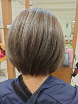 エンシニータス(Encinitas)&nbsp;丸みショートハイライトカラー/白髪ぼかし/白髪染め/美髪/艶髪