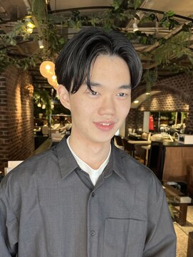 バーシャミ 博多(Baciami) センターパートスタイル