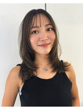 ノラ ウメダ(NORA UMEDA) レイヤーカットワンカール姫カットシアーカラーセミディ