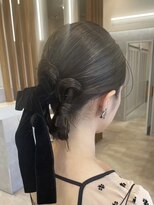 ポジ(poji)&nbsp;アレンジ　艶髪　髪質改善　ヘアセット　編みおろし　顔まわり