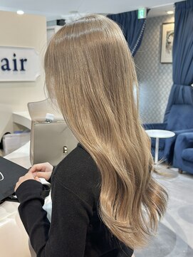 エアー 青山(AIR) ハイトーンカラーミルクティーベージュレイヤーカット