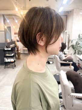 シシ 大宮(She 2.) ショート/ショートボブ/ショートカット/丸みショート/大宮