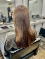 アドラ(ADLLA)&nbsp;品と艶をまとう髪へ。髪質改善×美髪ストレート