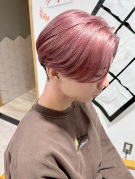 ネオリーブ クーロ メゾン 横浜(Neolive curro Maison) 韓国マッシュ　センターパート　ハイトーンカラー　メンズ