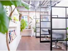 カミエ(kamie)の雰囲気(グロスシール、ハイライト、髪質改善縮毛矯正、全て半個室で☆)