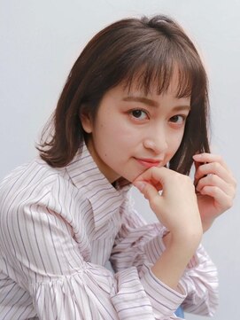 ルティア(Lutia) オン眉 切りっぱなしボブ アッシュブラウン★★