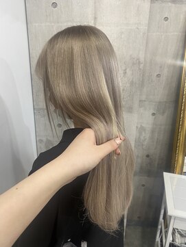 ミラク 町田(MIRAC) ミルクティーベージュ、シールエクステ80枚でロング