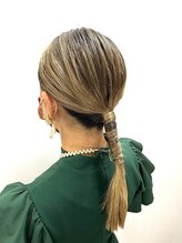 クレア(Crea) およばれヘアアレンジ　結婚式　タイトポニー