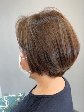 バッカ 横浜桜木町店(BACCA) オリーブブラウン、ショートボブ