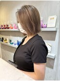 YOKE 切りっぱなしボブ外ハネ顔まわりレイヤーホワイトベージュ