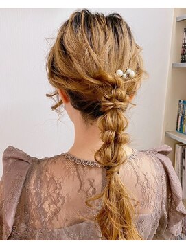 ヘアアートヒサ(HAIR ART hisa) (RYOKO)30代40代50代 編みおろしヘアアレンジ