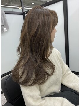 イーラ(era) レイヤーカット×オリーブベージュ
