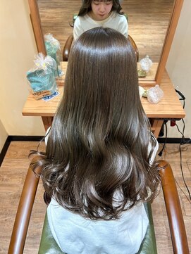 オーストヘアジジ(Aust hair Gigi) エアリーロング×オリーブグレージュ